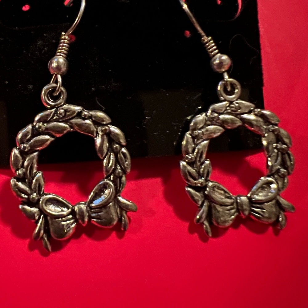 Elegant Silver Metal Wreath Earrings